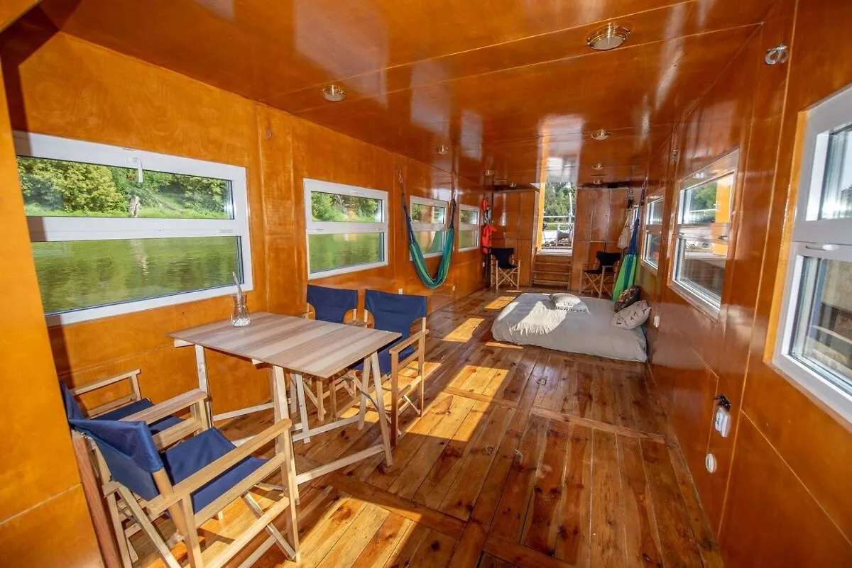 Hotel Panama Ship, House On The Water à Varsovie Pologne