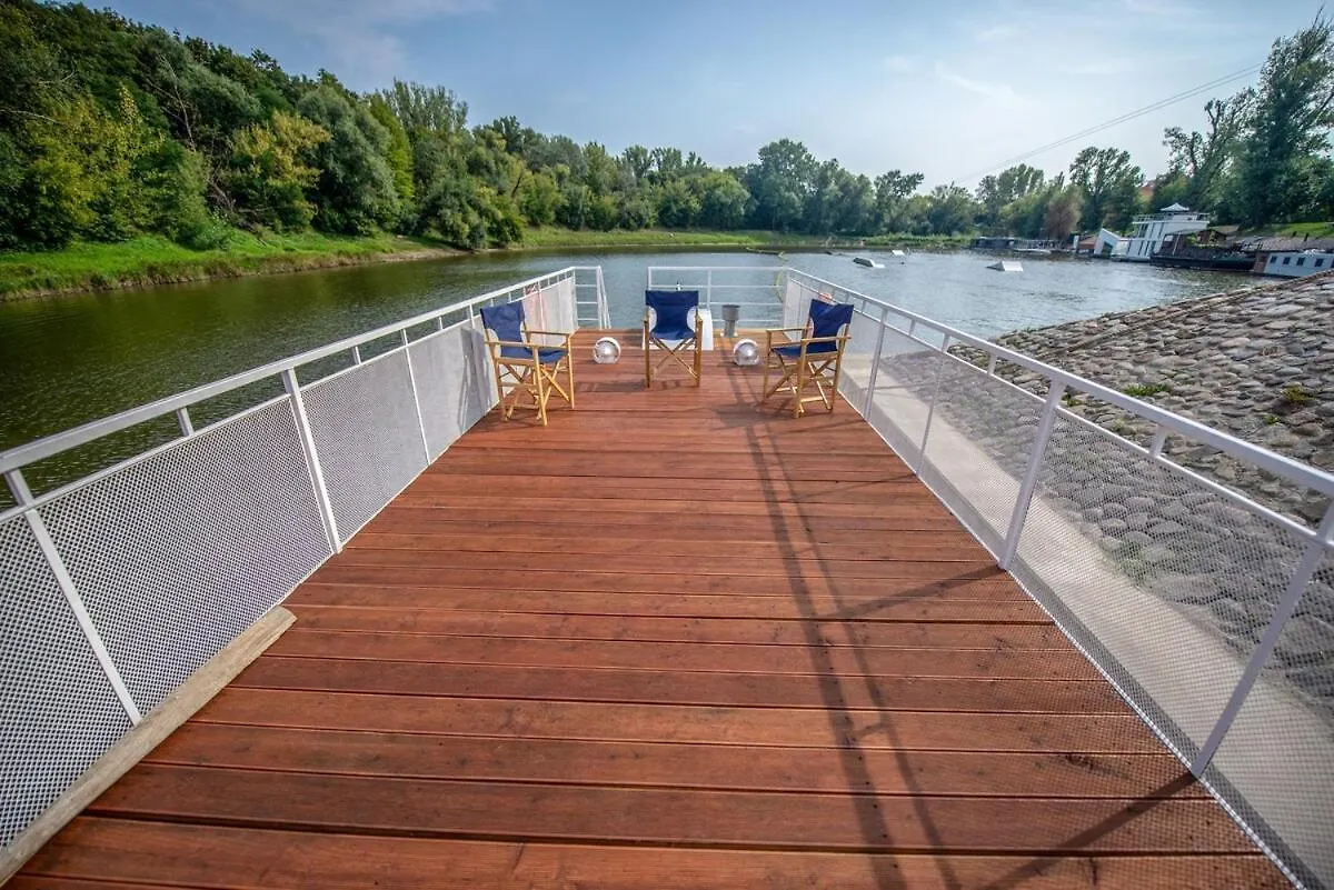 Panama Ship, House On The Water Hotel Varsóvia